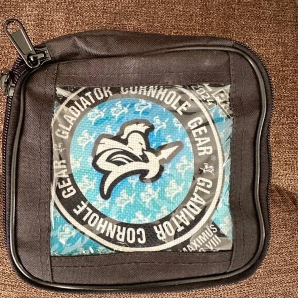 Gladiator Cornhole Gear 2024 Maximus Pro Bags (4) & Sidekick carrying case - Picture 4 of 4